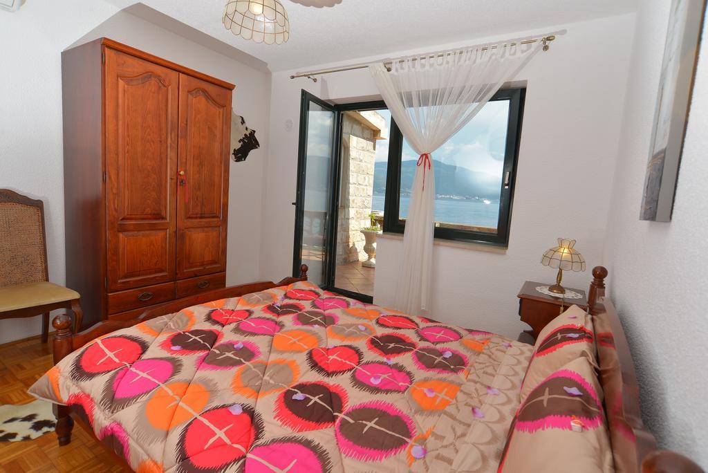 Apartments Palace Mira Mare Тиват Экстерьер фото