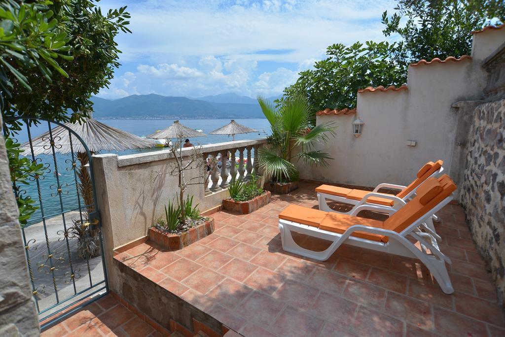 Apartments Palace Mira Mare Тиват Экстерьер фото